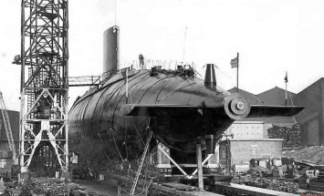 HMS VALIANT – 1966 –‘ 1969 Lt David Wixon EO2 (NB not AMEO)